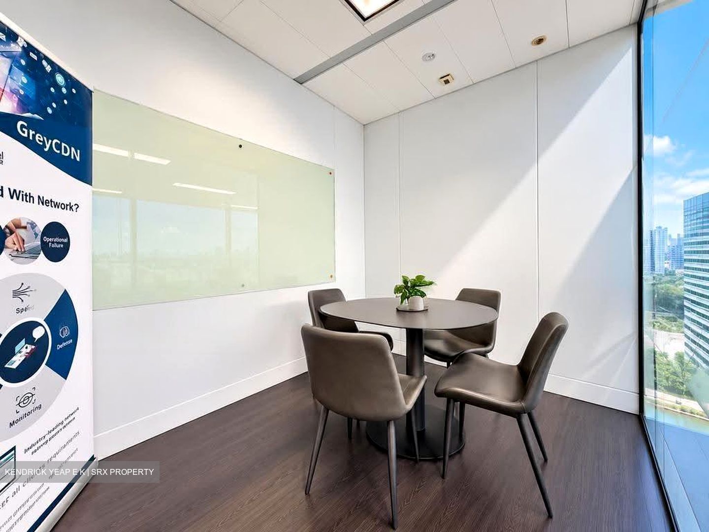 Gateway East (D7), Office #631901881